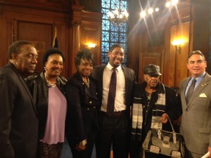 Wilson with family, Sarno chief of staff Denise Jordan, second left, and Mayor Domenic Sarno (courtesy Kahntapaht Sukhumhaadthaneai)